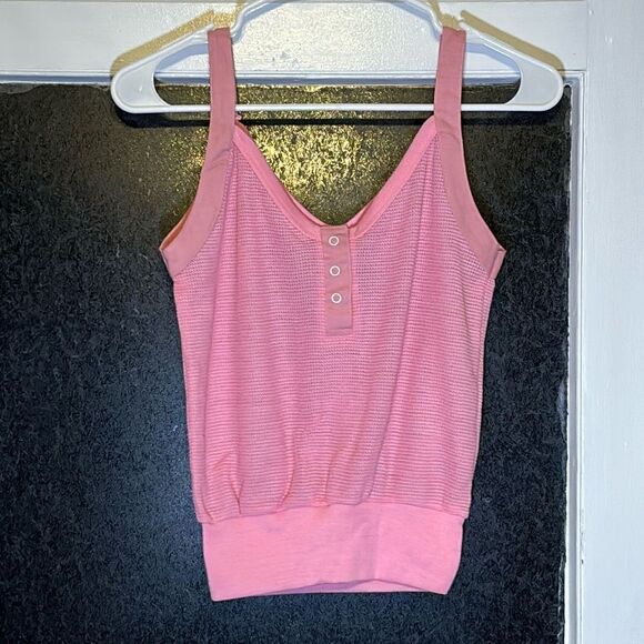 Just Arrived Women’s Coral Pink Spaghetti Strap Tank Top Size Small - Picture 1 of 4